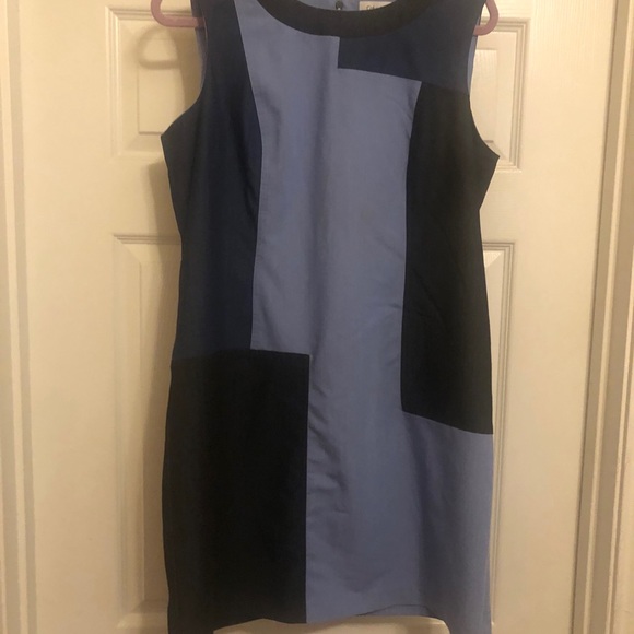 Designer: Calvin Klein
Size: Misses 14 - Picture 2 of 2